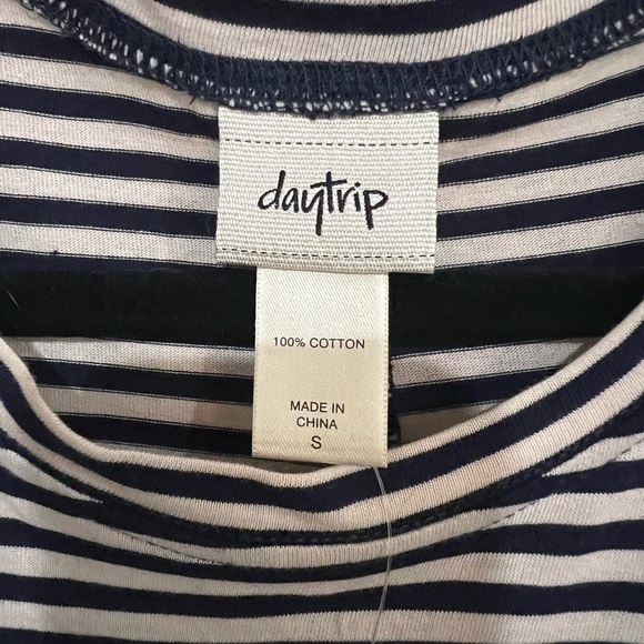 daytrip dress with open back - Picture 4 of 7